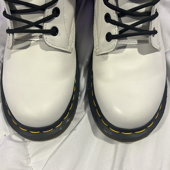 Dr Marten’s White 11821 Lace-Up Boots Women’s 8 - Picture 2 of 9